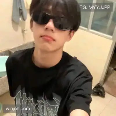 龙含雅
